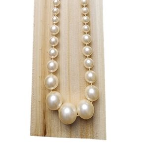 Vintage Sarah Coventry Faux Pearl Necklace